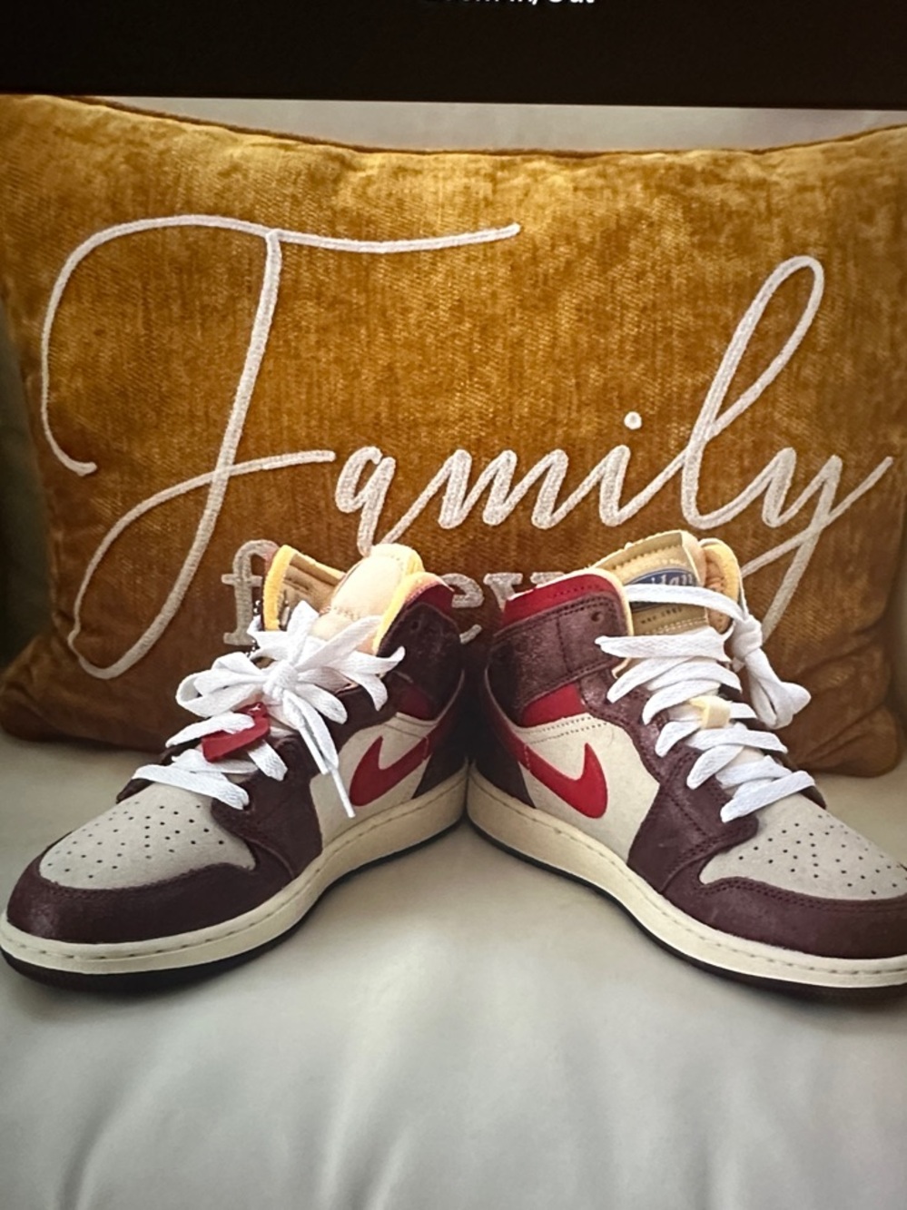 Nike Air Jordan 1 Mid SE Bread Butter & Sole Kids size 5Y